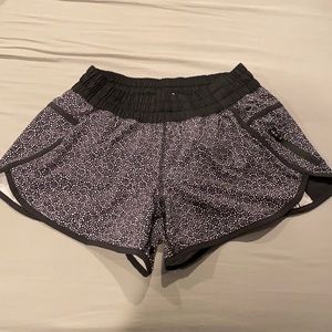 NWOT Lululemon Women’s Patterned Shorts